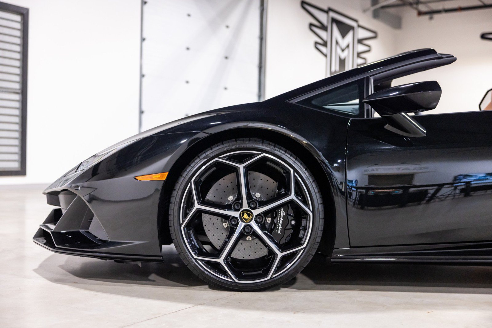 Used 2023 Lamborghini Huracan EVO AWD/4WD image 19