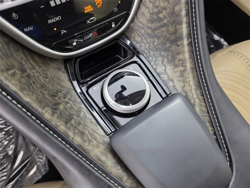 Used 2023 Aston Martin DB11 Coupe image 21