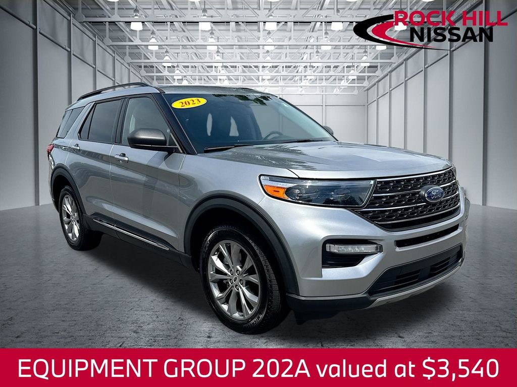 Used 2023 Ford Explorer XLT w/ Equipment Group 202A AWD/4WD image 1