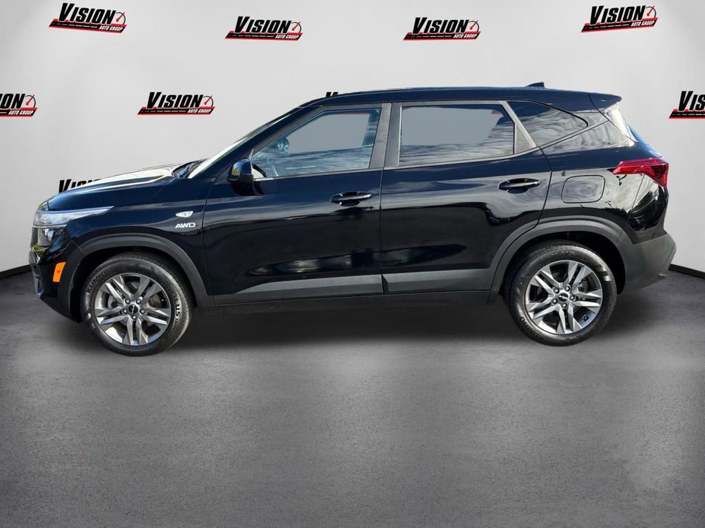 Certified 2023 Kia Seltos LX image 8