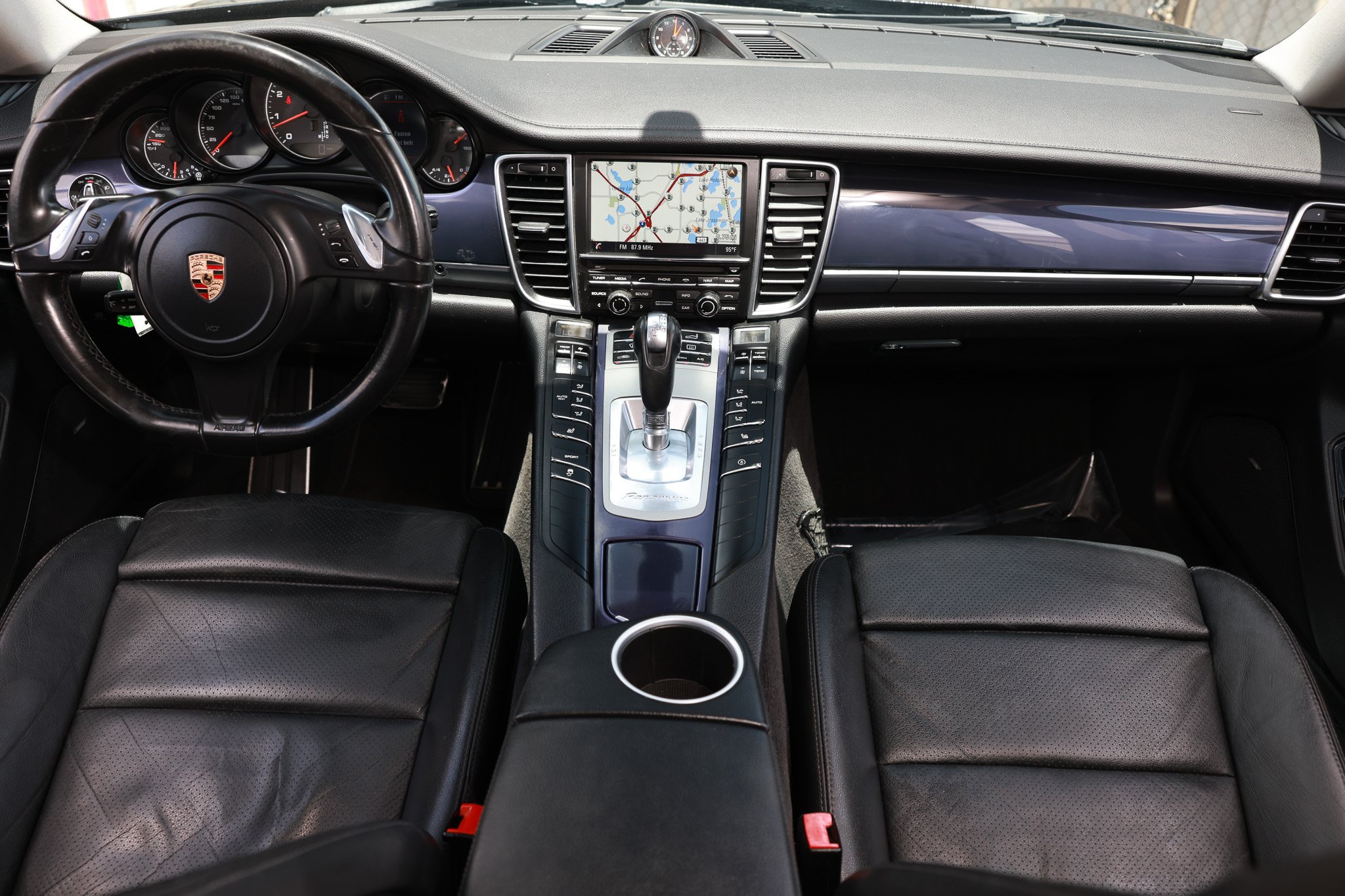 Used 2014 Porsche Panamera RWD image 25