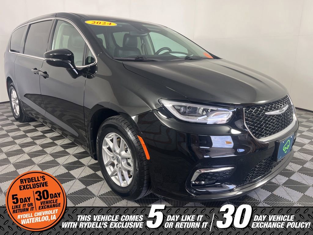 Used 2024 Chrysler Pacifica Touring-L