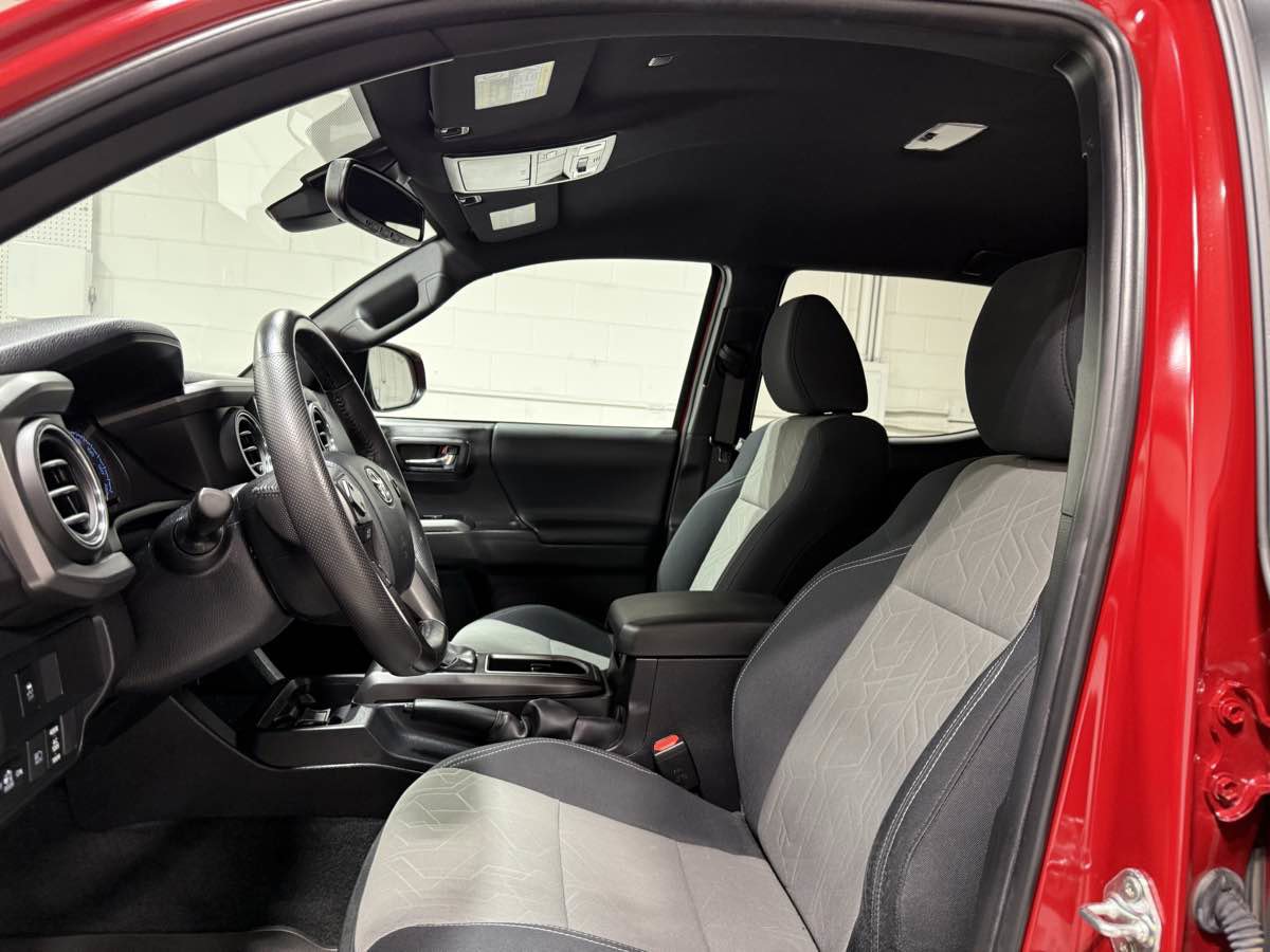 Used 2023 Toyota Tacoma TRD Sport image 15