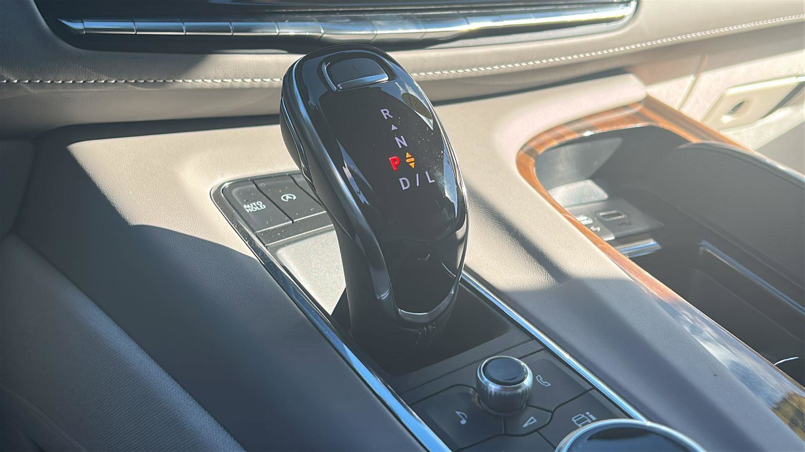 Certified 2024 Cadillac Escalade Sport Platinum w/ Heavy-Duty Trailer Package image 27