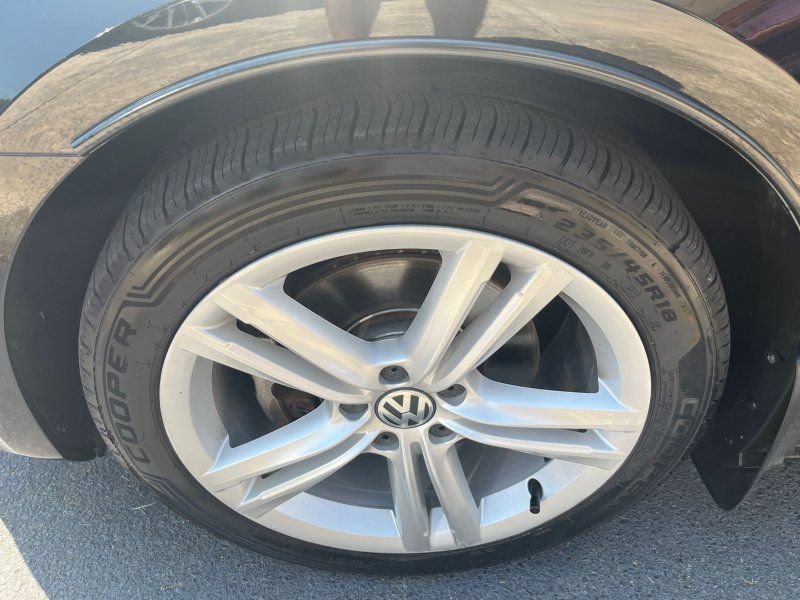 Used 2014 Volkswagen Passat 1.8T SEL Premium FWD image 9