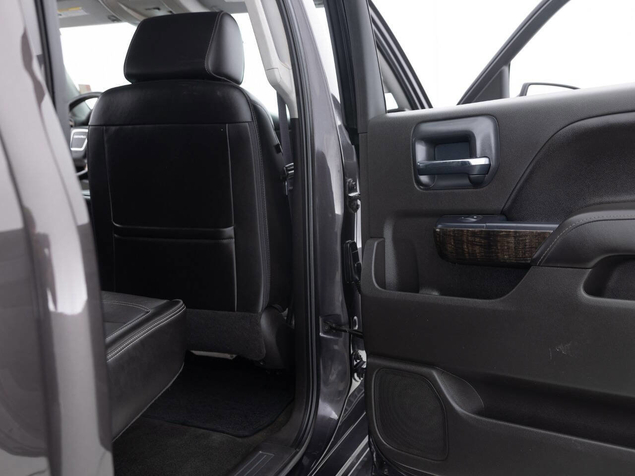 Used 2016 GMC Sierra 1500 Denali w/ Enhanced Driver Alert Package image 34