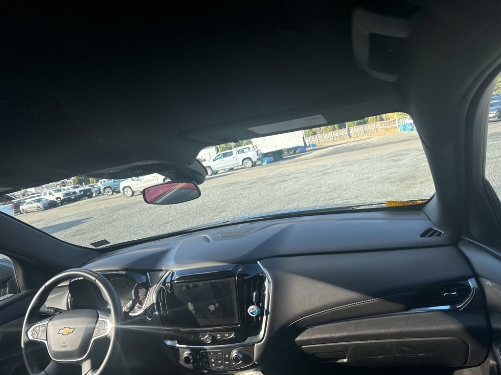 Used 2023 Chevrolet Traverse LT image 12