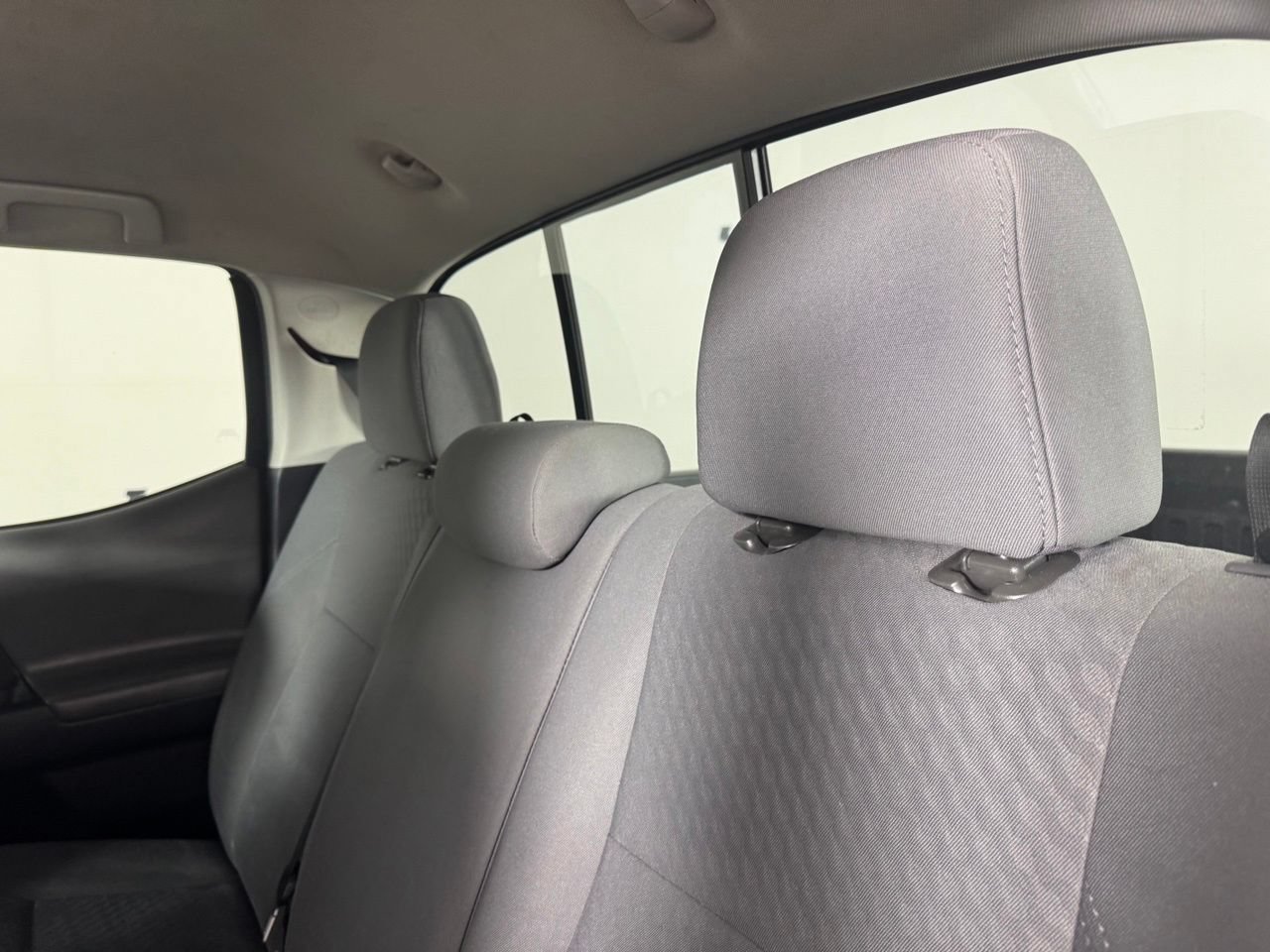 Used 2020 Toyota Tacoma SR w/ SR Convenience Package RWD image 27
