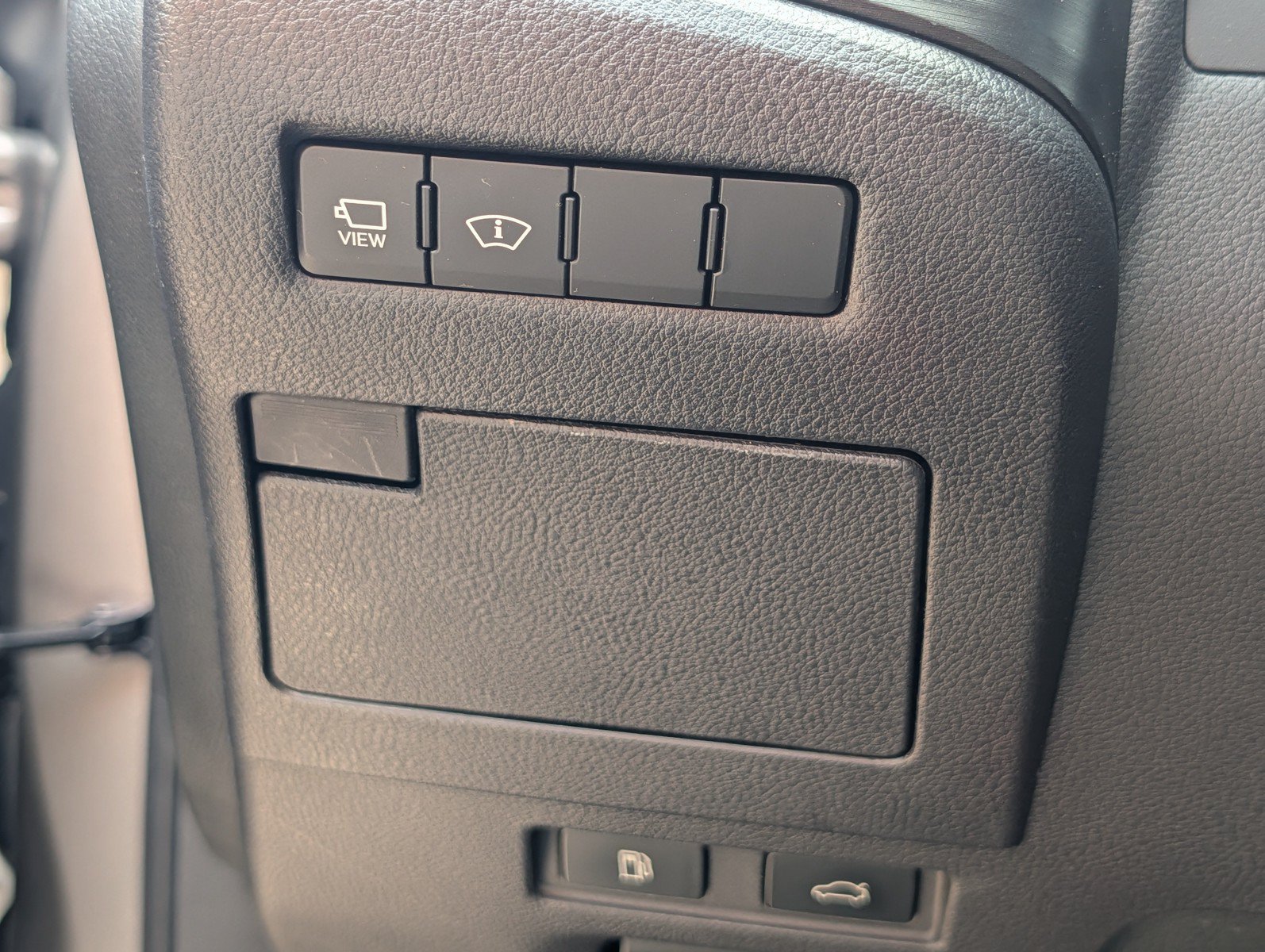 Used 2020 Lexus ES 300h FWD image 14