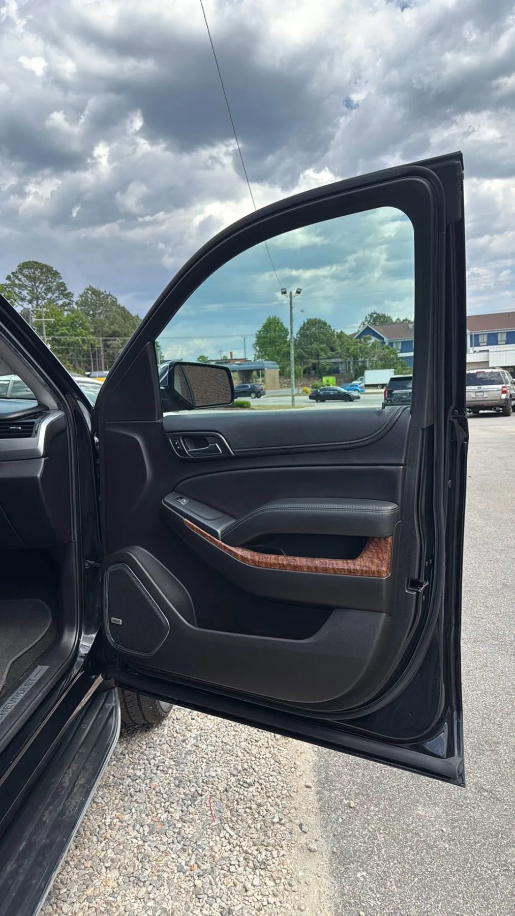 Used 2018 Chevrolet Tahoe Premier AWD/4WD image 11