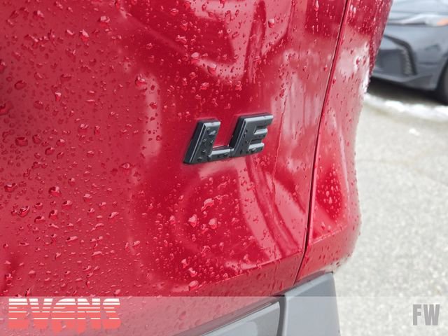 Used 2021 Toyota RAV4 LE image 3