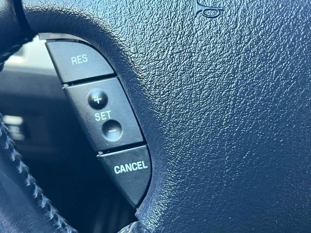 Used 2005 Ford Thunderbird image 24