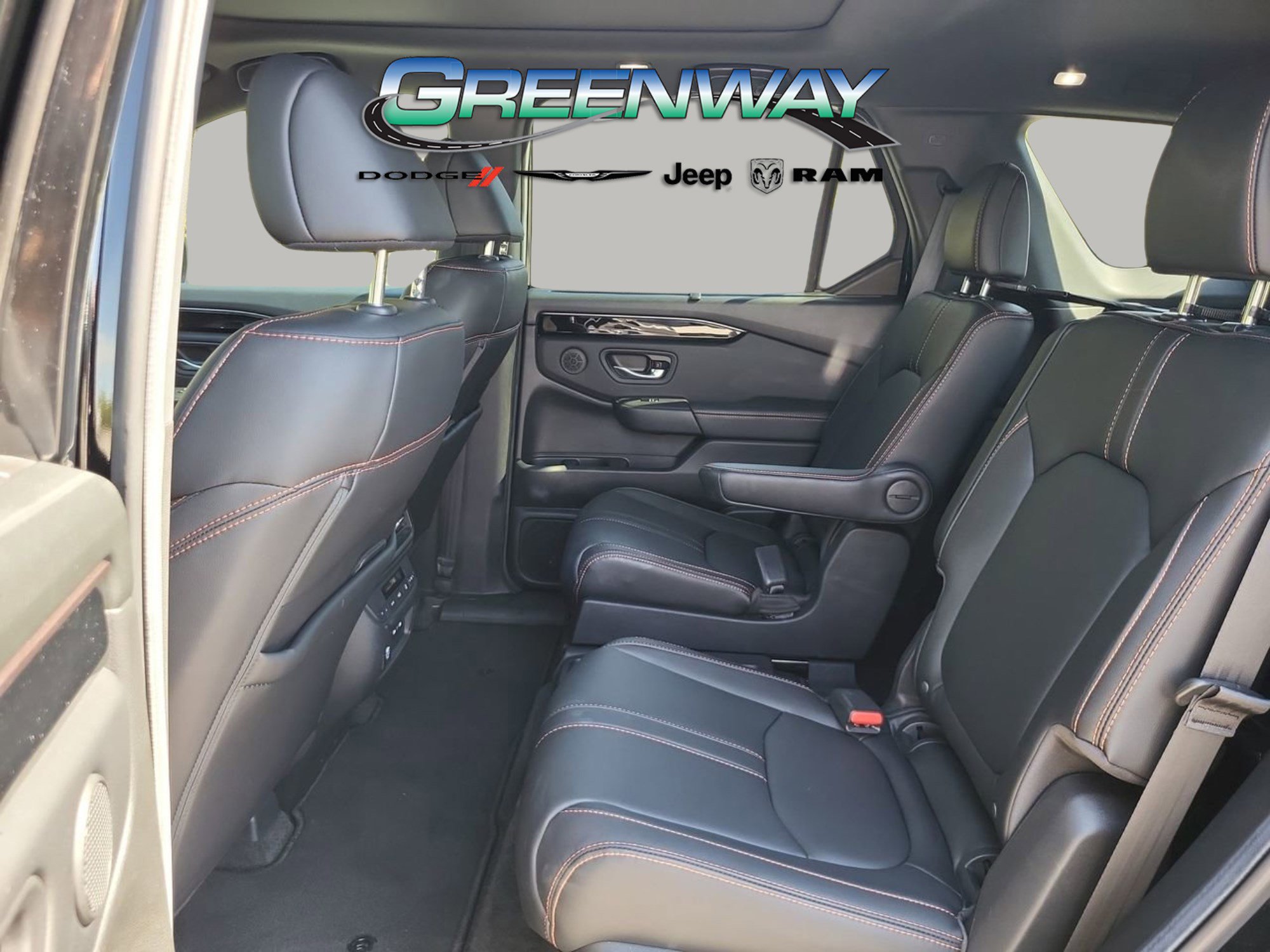 Used 2024 Honda Pilot TrailSport image 17