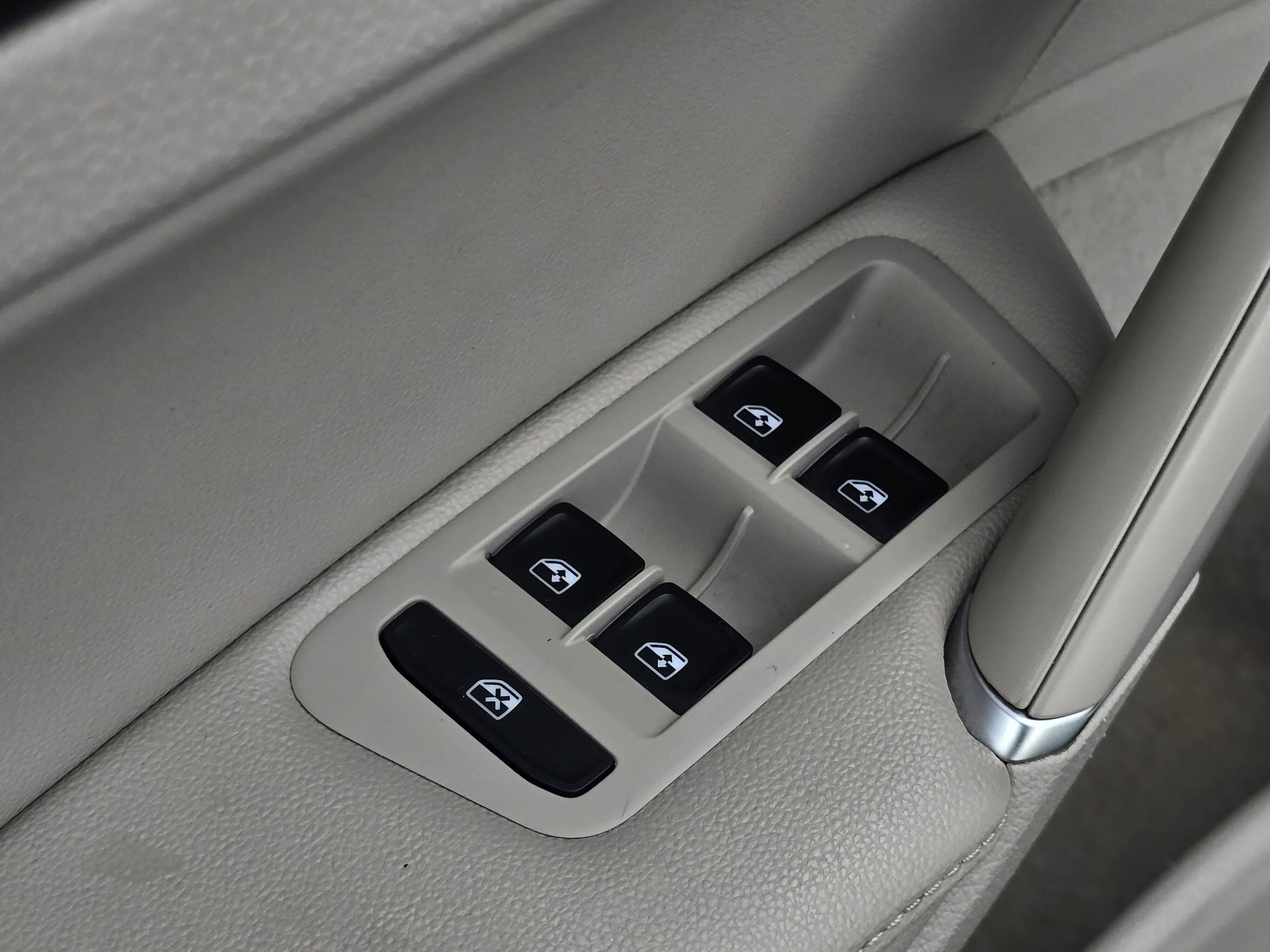 Used 2018 Volkswagen Golf SE image 33