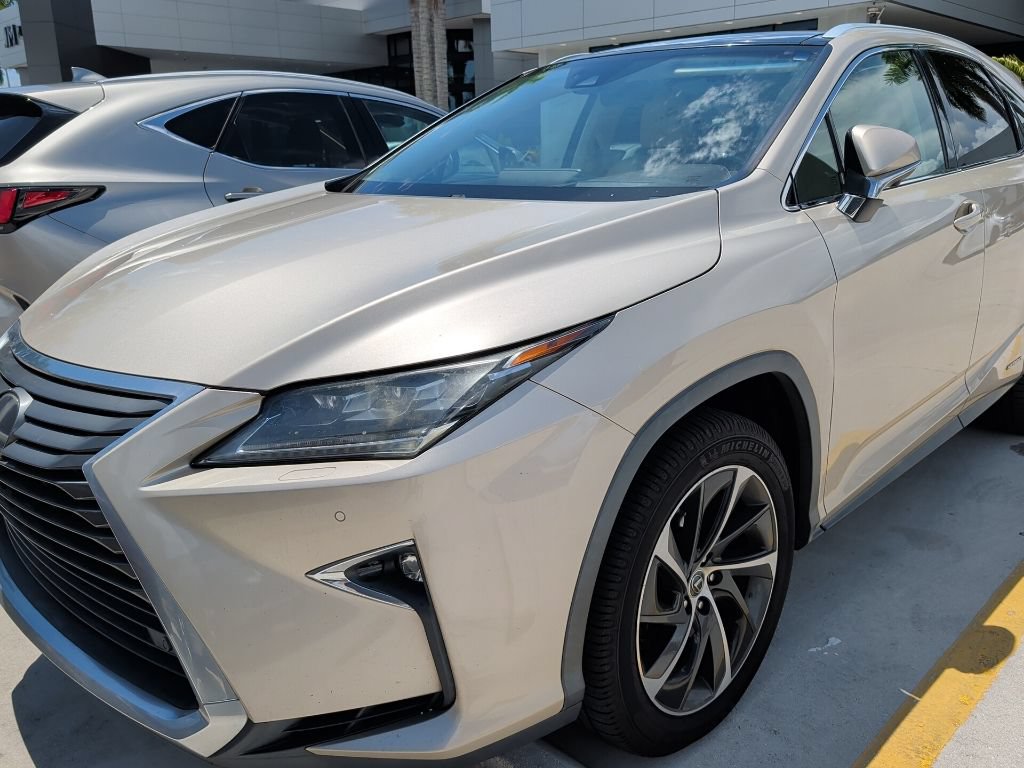 Used 2018 Lexus RX 450h AWD w/ Luxury Package image 4
