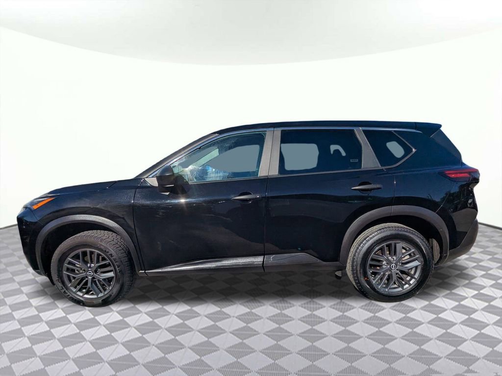 Used 2023 Nissan Rogue S image 6