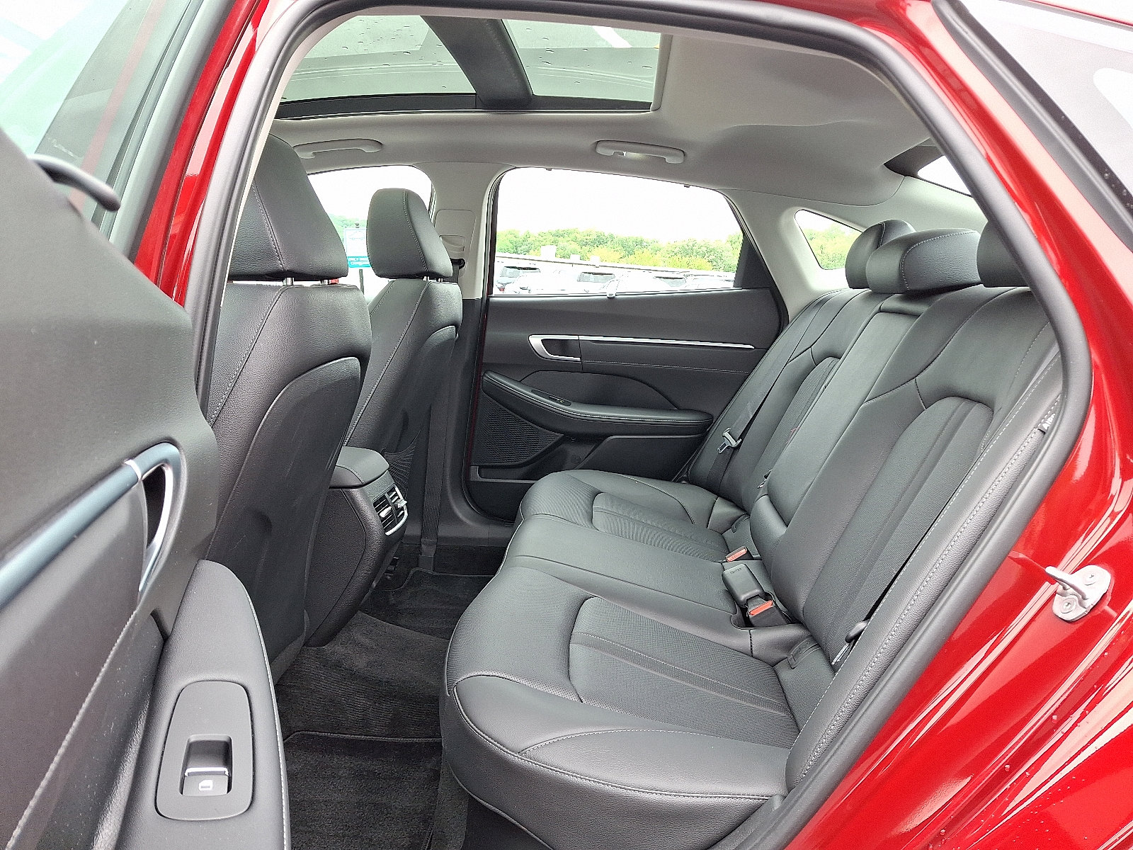 Used 2025 Hyundai Sonata Limited FWD image 10