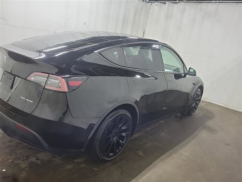 Used 2022 Tesla Model Y Long Range image 6