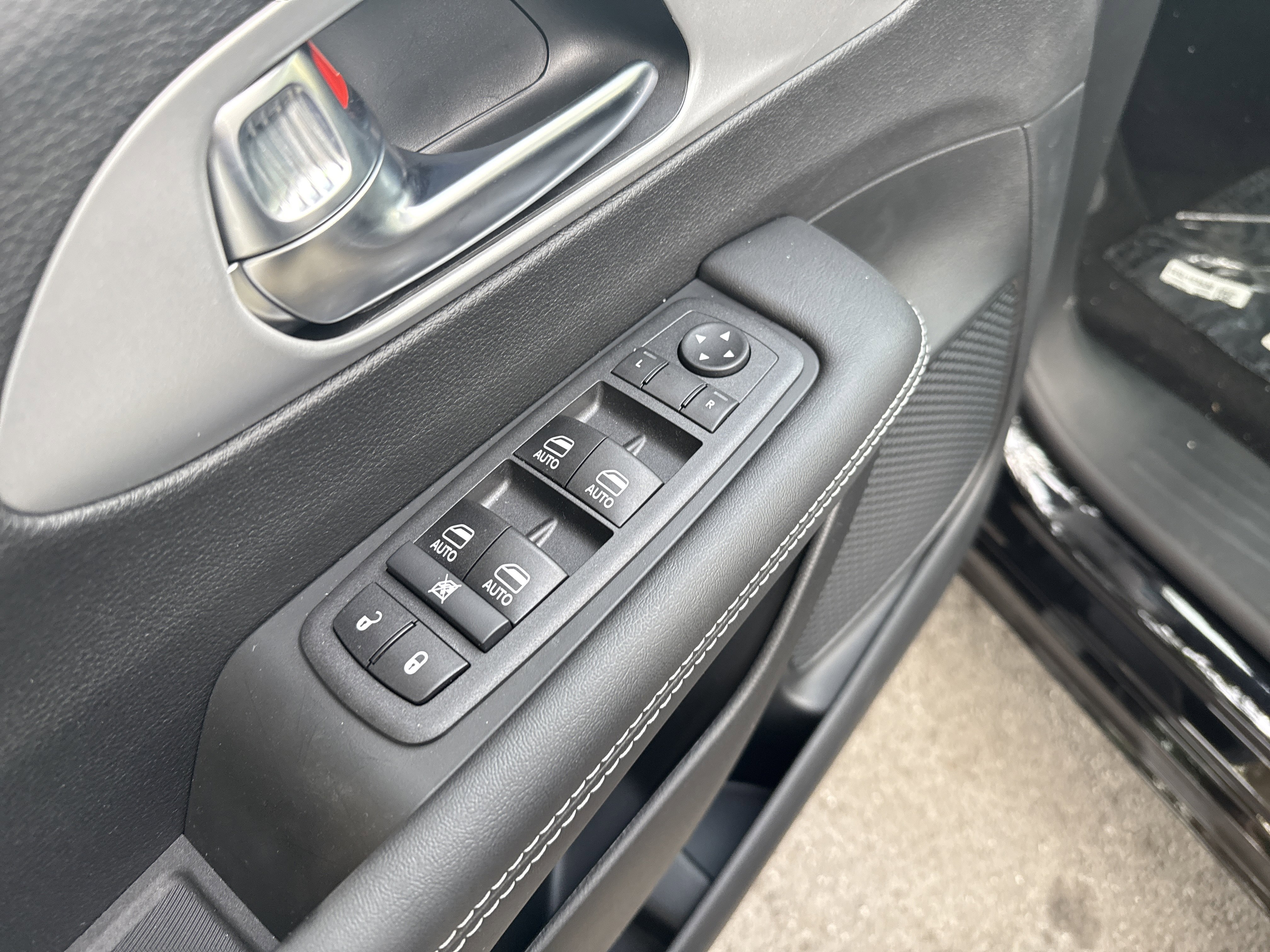 New 2026 Chrysler Pacifica Select image 17