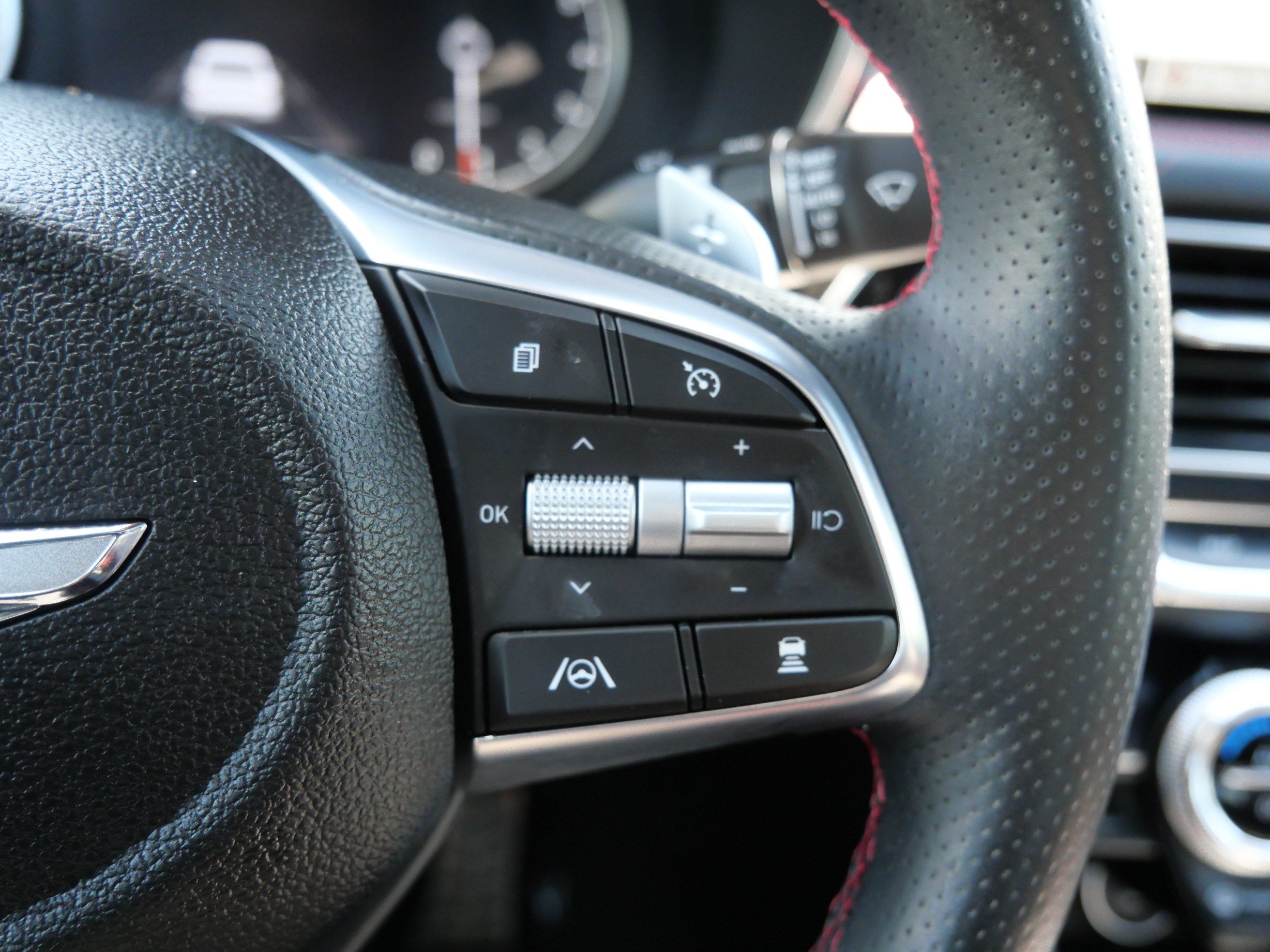 Used 2023 Genesis G70 2.0T w/ Sport Prestige Package AWD/4WD image 29
