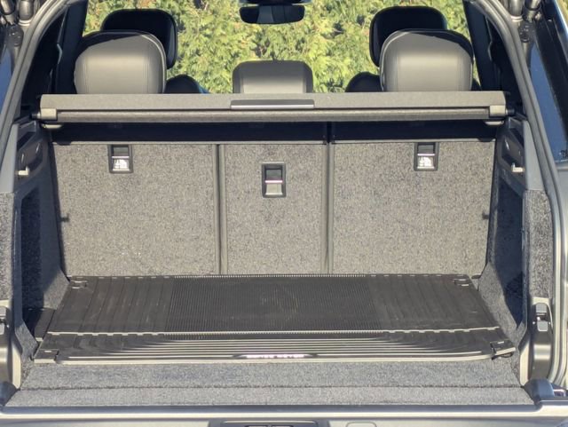 New 2026 Land Rover Range Rover SE image 16