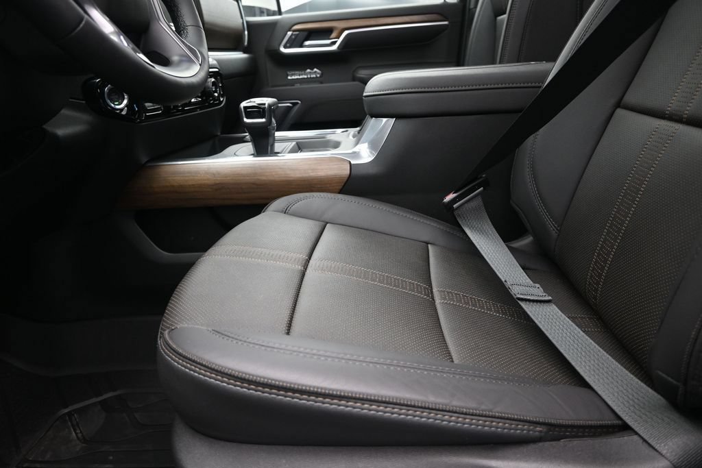 New 2026 Chevrolet Silverado 1500 High Country w/ High Country Premium Package AWD/4WD image 13