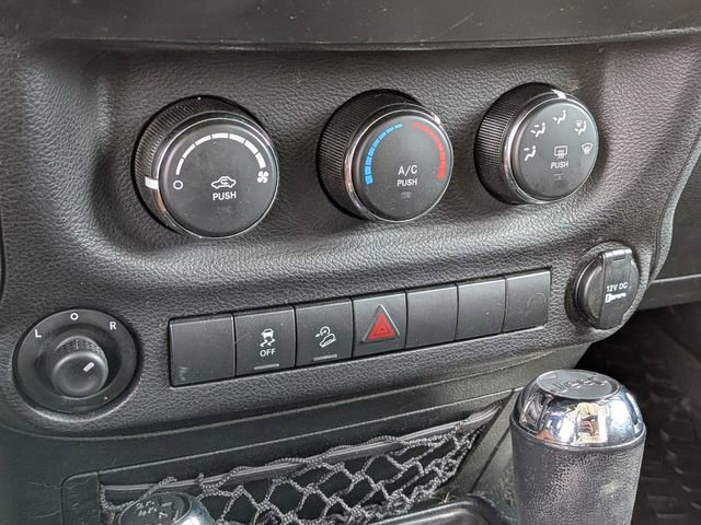 Used 2018 Jeep Wrangler Unlimited Sport S image 14