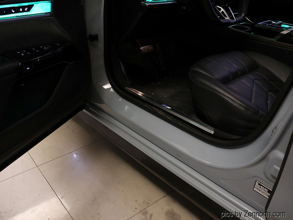 Certified 2024 BMW 760i xDrive w/ Premium Package 2 image 28