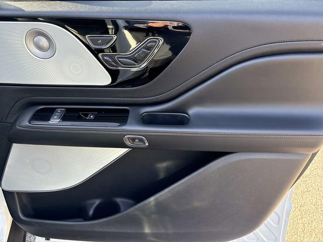 Certified 2025 Lincoln Aviator Reserve w/ Equipment Group 201A image 23