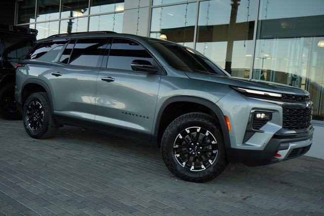 Used 2024 Chevrolet Traverse Z71 w/ Enhanced Driving Package