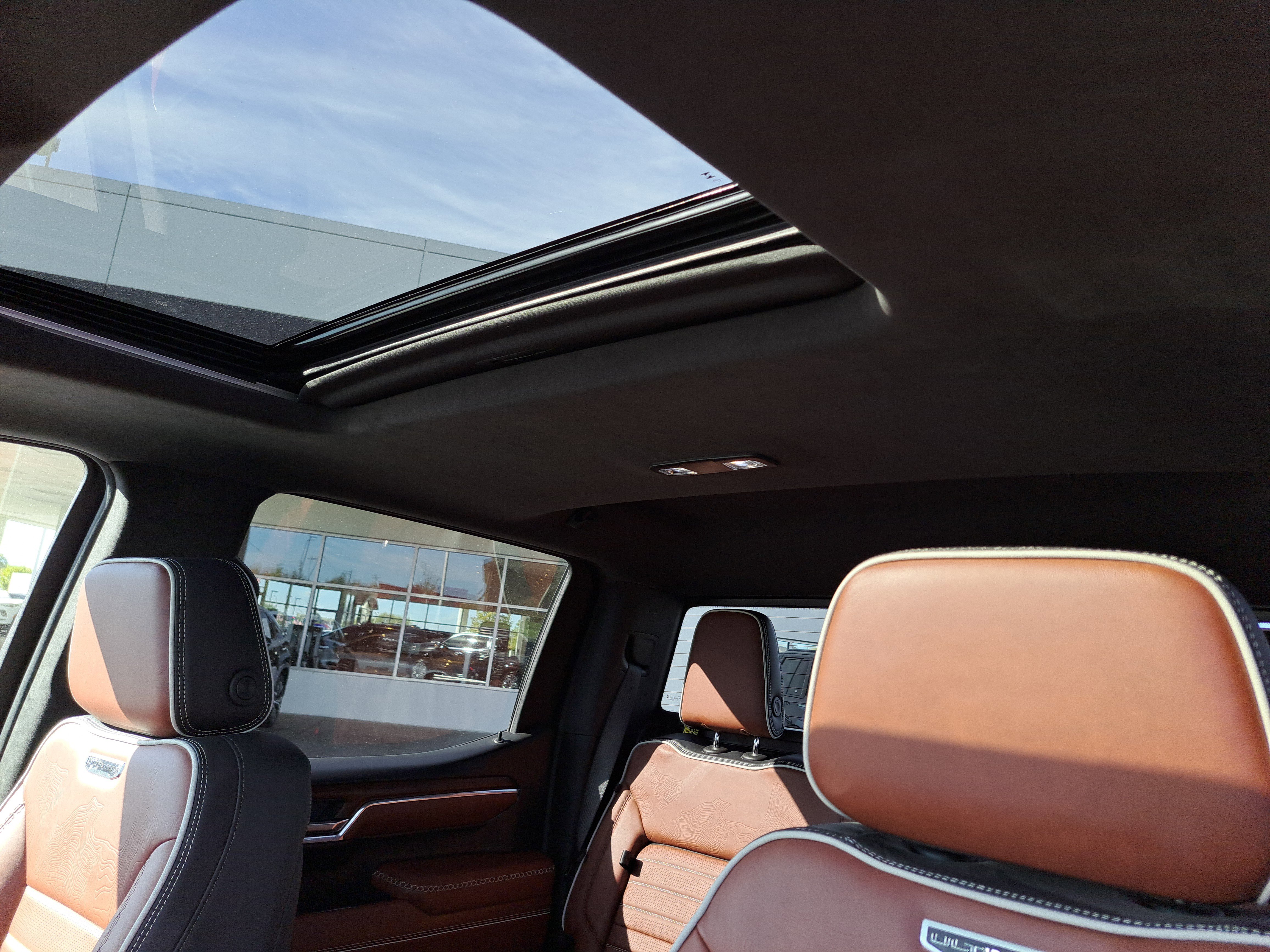 Used 2025 GMC Sierra 1500 Denali Ultimate image 27