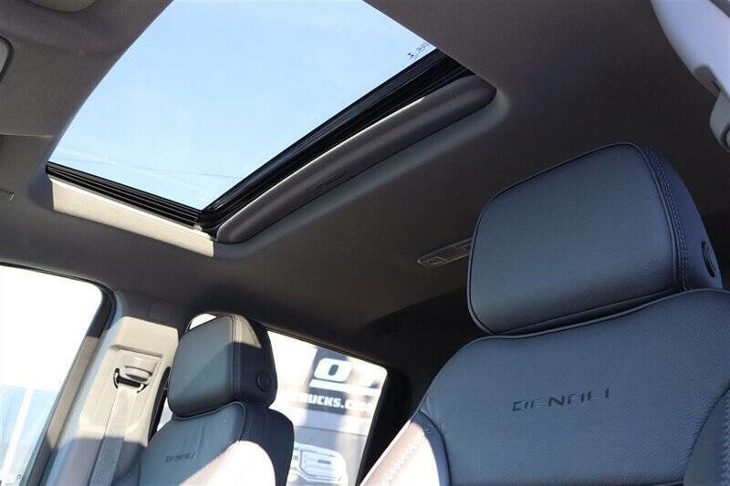 Used 2024 GMC Sierra 3500 Denali w/ Denali Reserve Package image 15