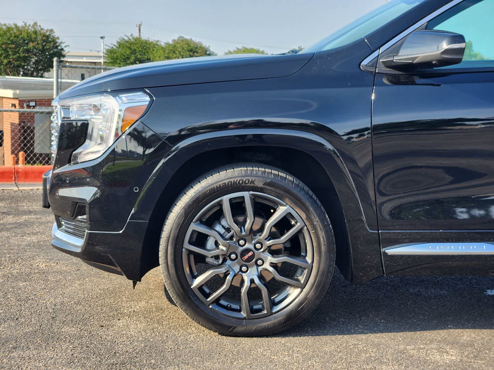 Used 2023 GMC Terrain Denali w/ Black Diamond Edition AWD/4WD image 8