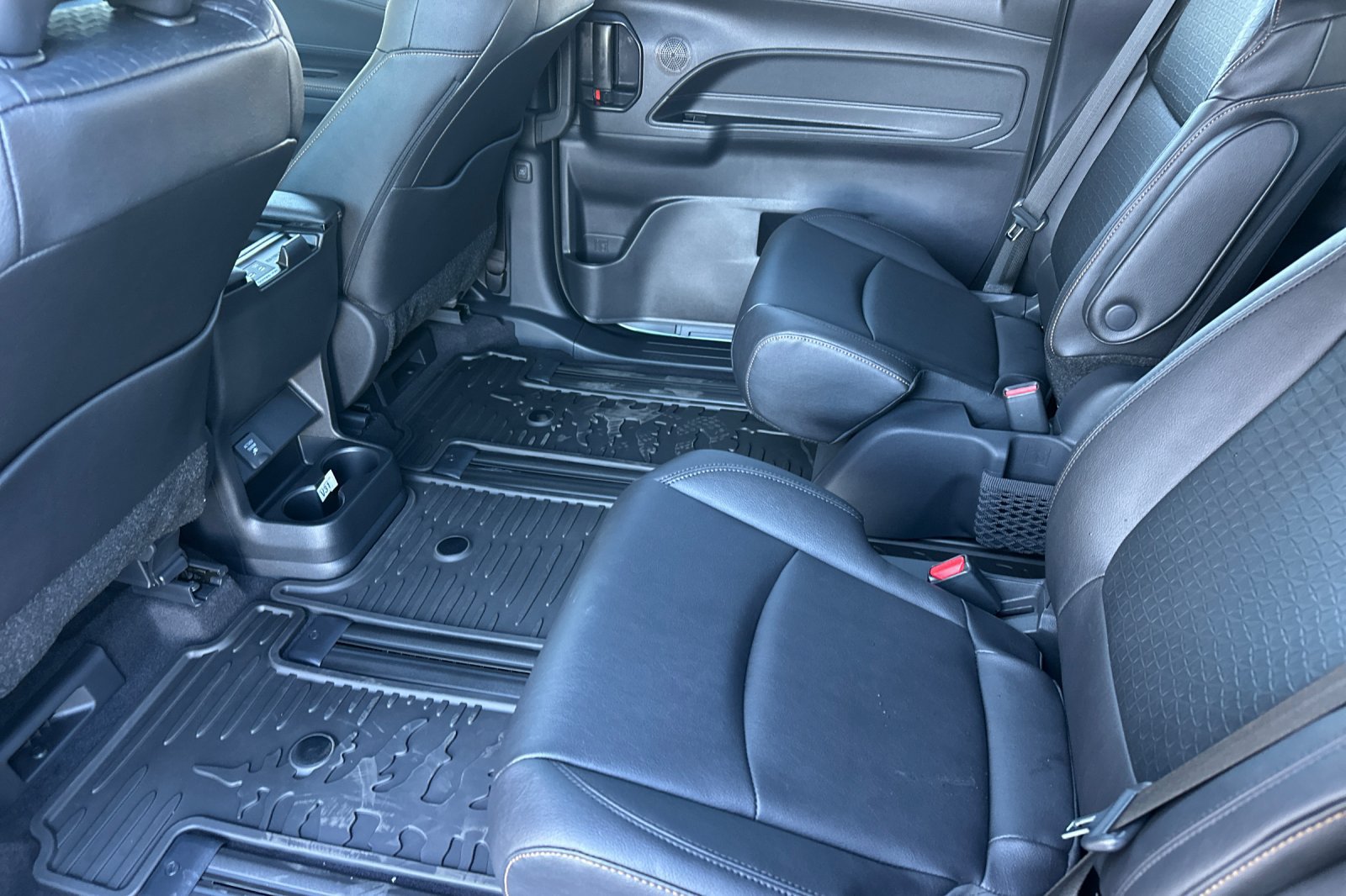 New 2026 Toyota Sienna XLE Woodland Edition AWD/4WD image 13