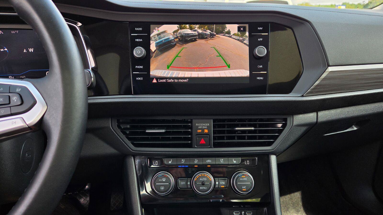 Certified 2023 Volkswagen Jetta SEL FWD image 33
