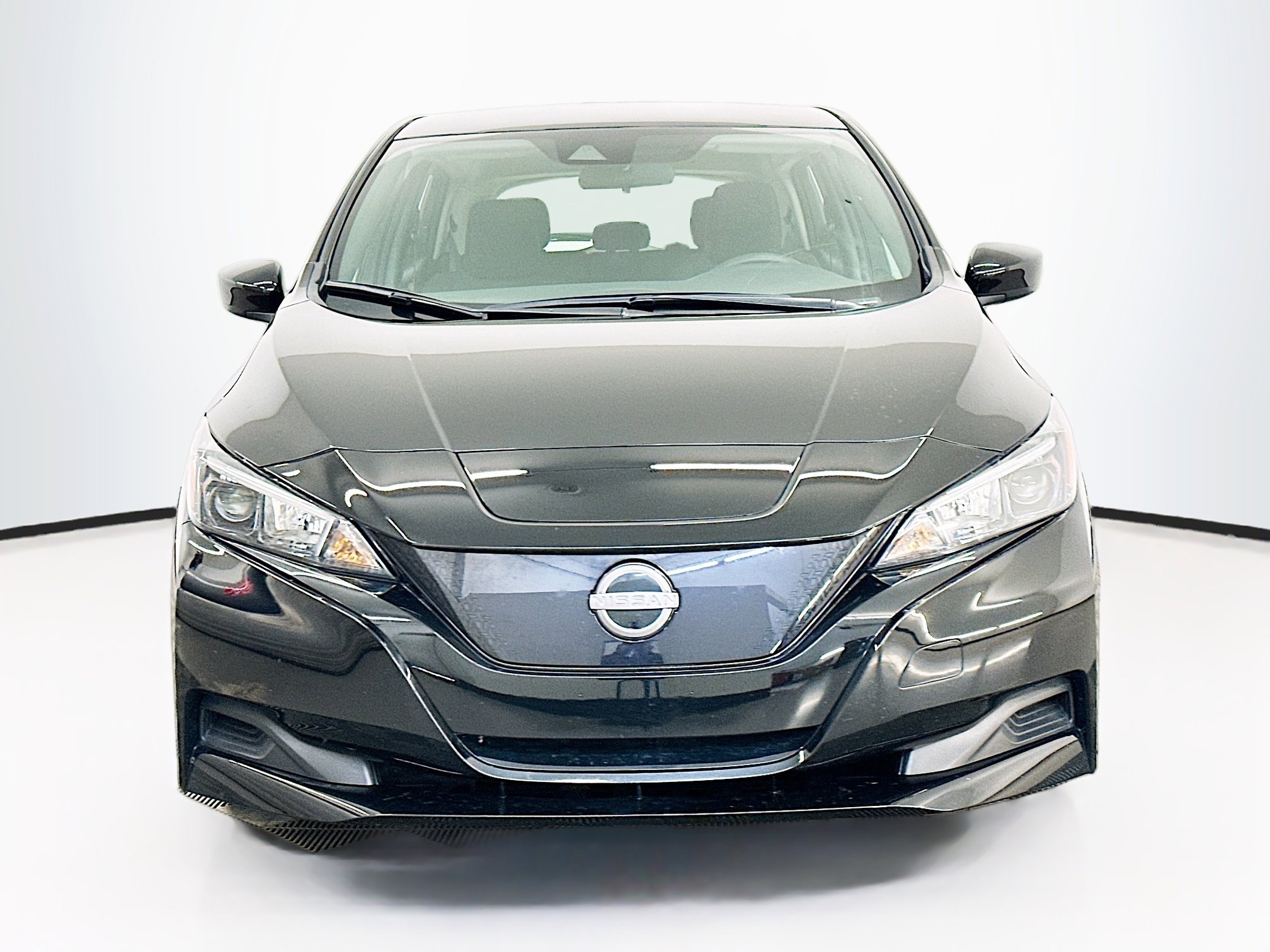 Used 2023 Nissan Leaf S image 2