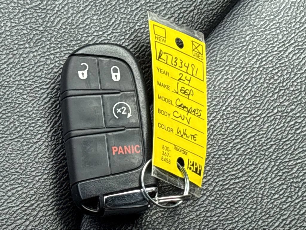 Used 2024 Jeep Compass Limited w/ Sun and Sound Group AWD/4WD image 19