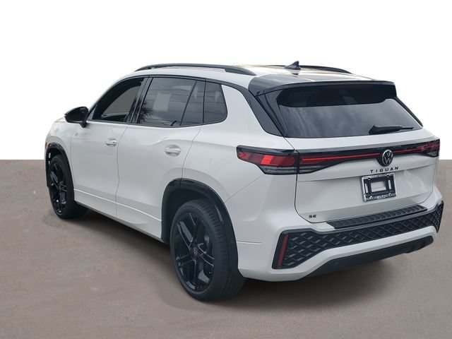 New 2026 Volkswagen Tiguan SE R-Line FWD image 3