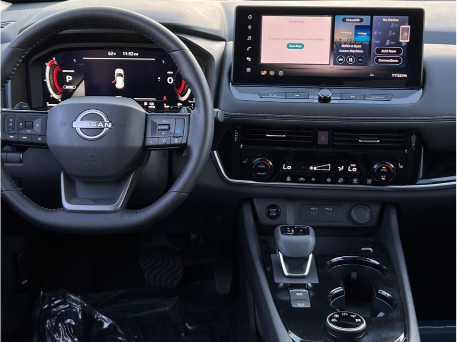 Used 2025 Nissan Rogue SL image 11