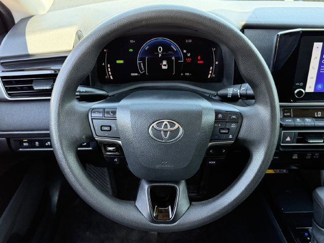Used 2025 Toyota Camry LE FWD image 12