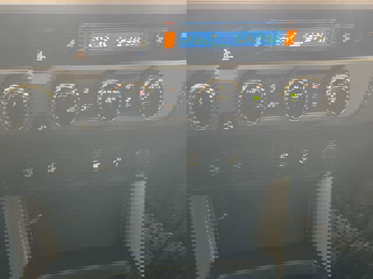 Used 2017 Toyota Tacoma TRD Off-Road image 19