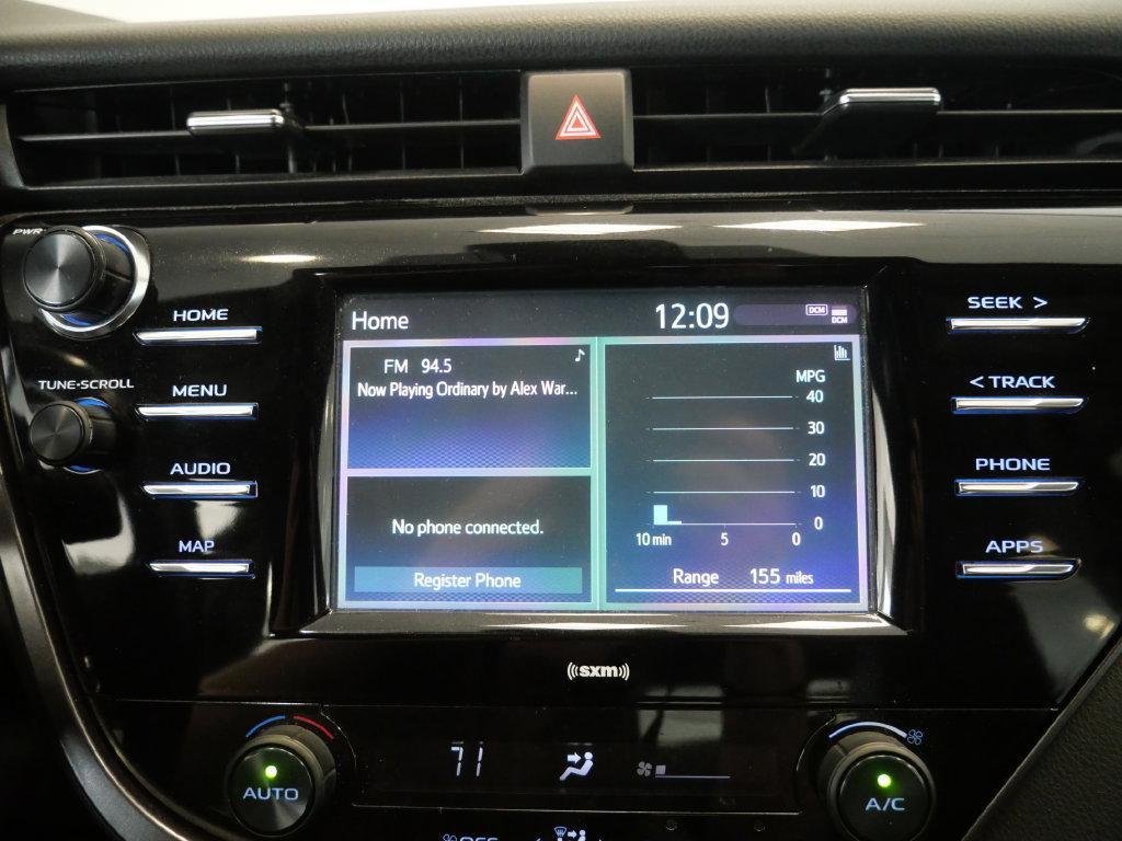 Used 2020 Toyota Camry SE FWD image 20