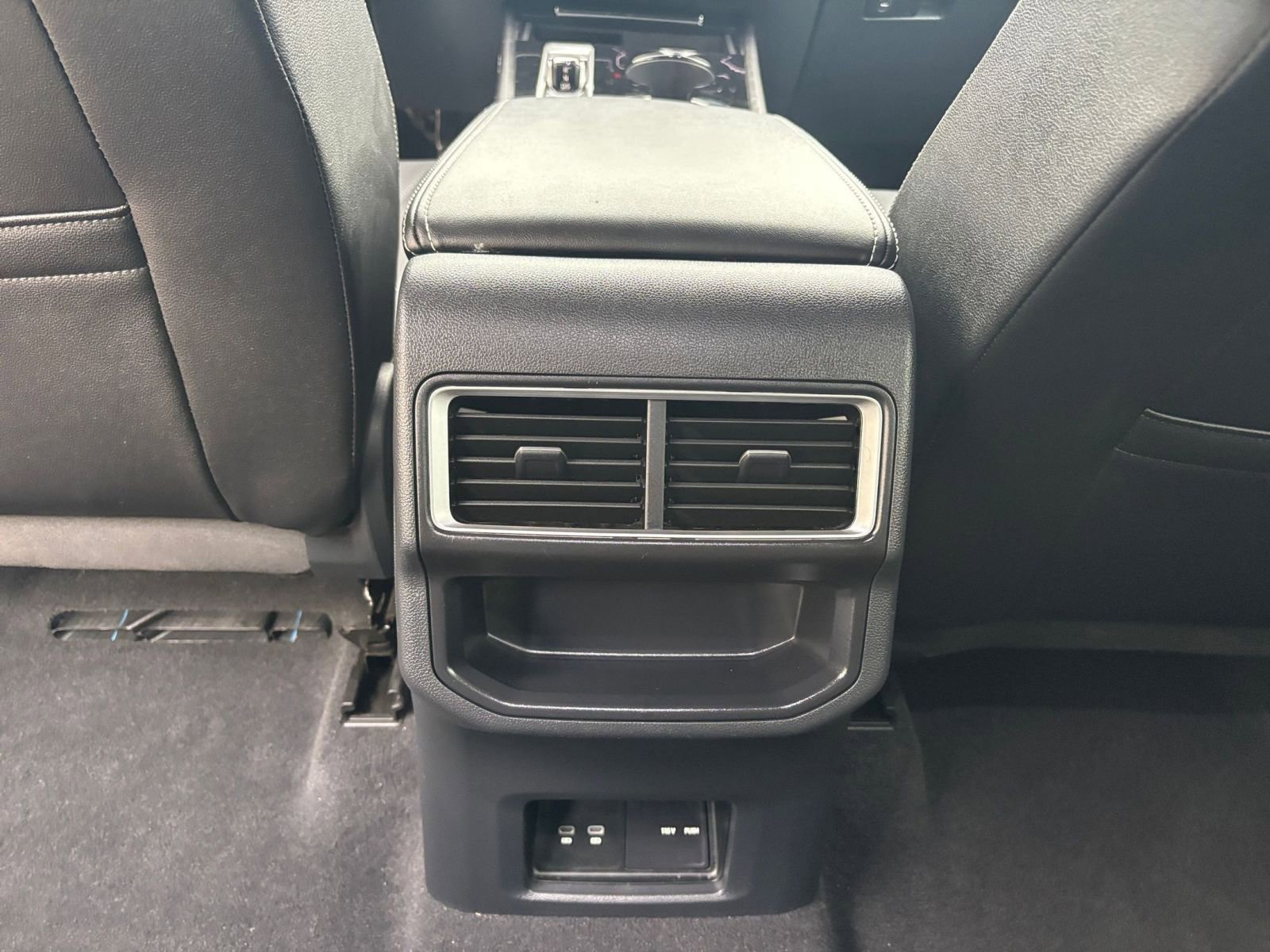 Used 2025 Volkswagen Atlas Cross Sport SE image 24