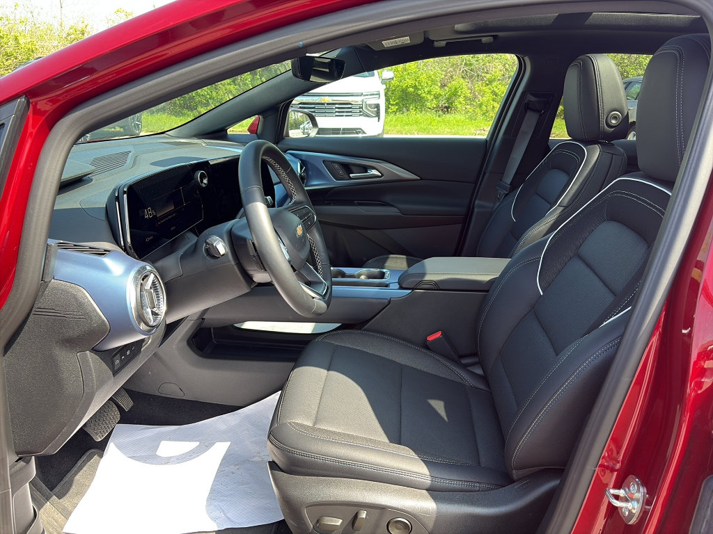 New 2025 Chevrolet Equinox EV LT w/ Convenience Package II AWD/4WD image 6