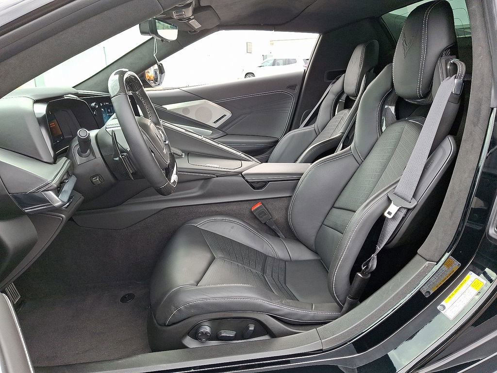 Used 2025 Chevrolet Corvette Z06 RWD image 12