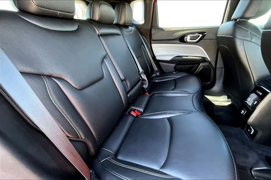 Used 2025 Jeep Compass Limited image 25