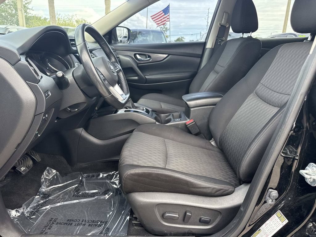 Certified 2019 Nissan Rogue SV FWD image 22