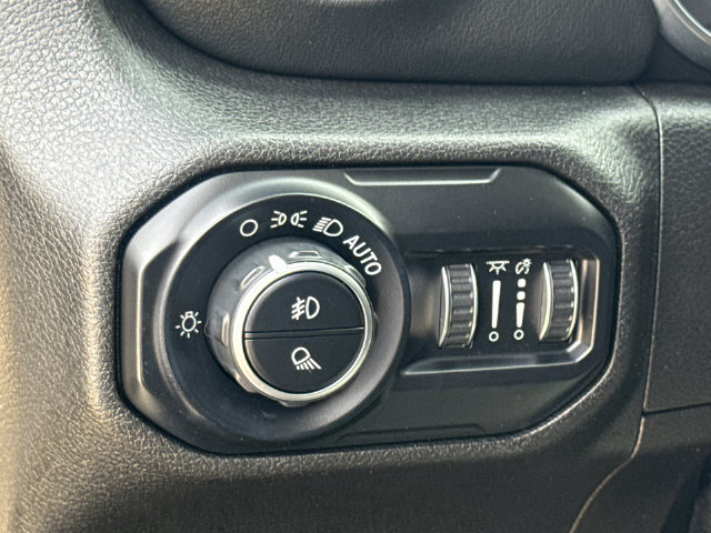 Used 2020 Jeep Gladiator Overland AWD/4WD image 25