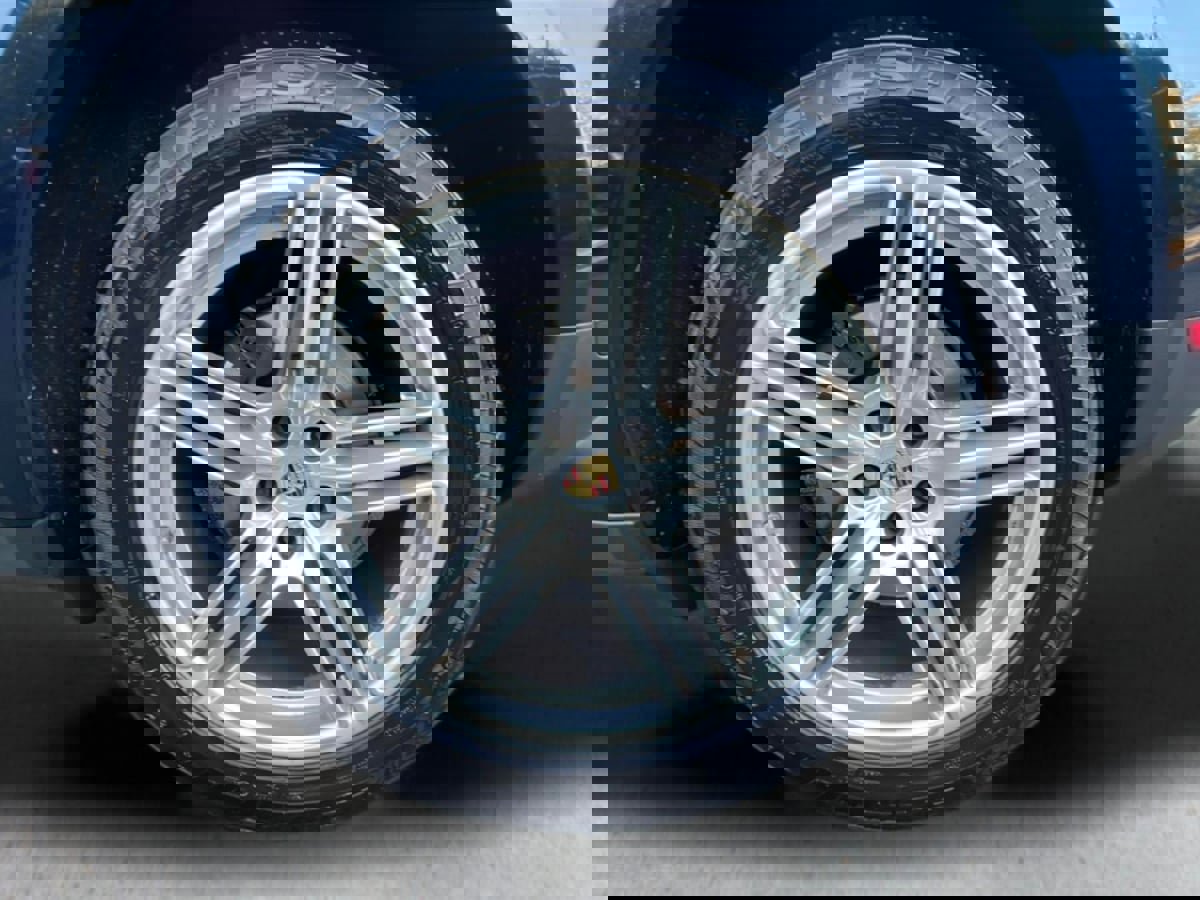 Used 2020 Porsche Macan image 25