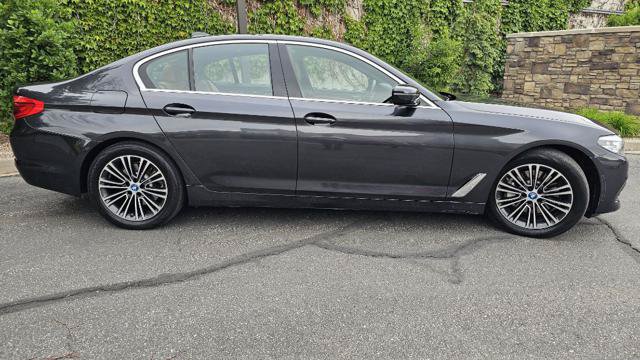 Used 2019 BMW 530e xDrive w/ Convenience Package AWD/4WD image 4